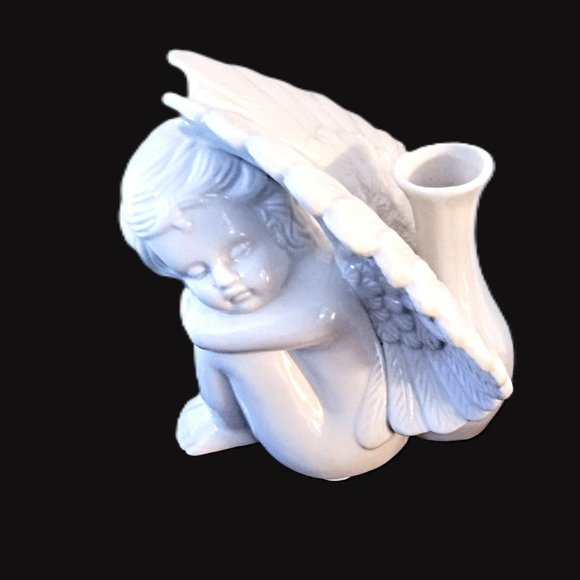 Vintage White Ceramic Angel Cherub Bud Vase ~ 6" Sitting w/Wings Extended ~ EVC! - Picture 2 of 9